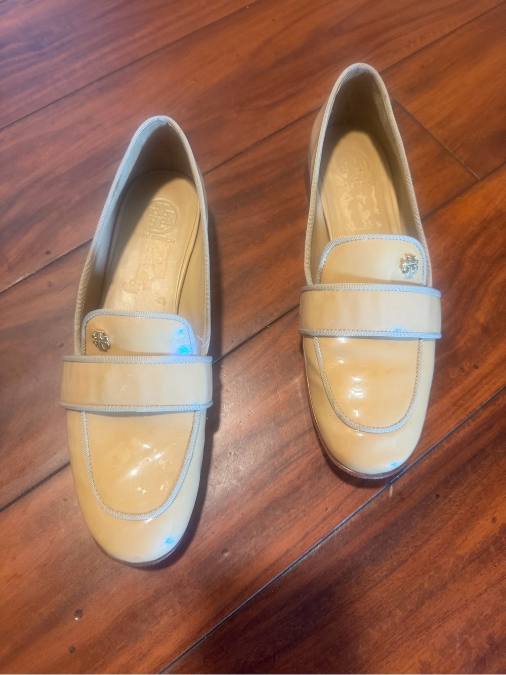 Tory Burch Beige Patent Leather Penny Loafers - Picture 5 of 10
